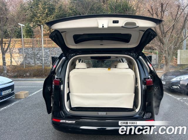 Kia Carnival 4세대 бензин 9인승 High Limousine(компания по спецнадстройкам), 2023 8