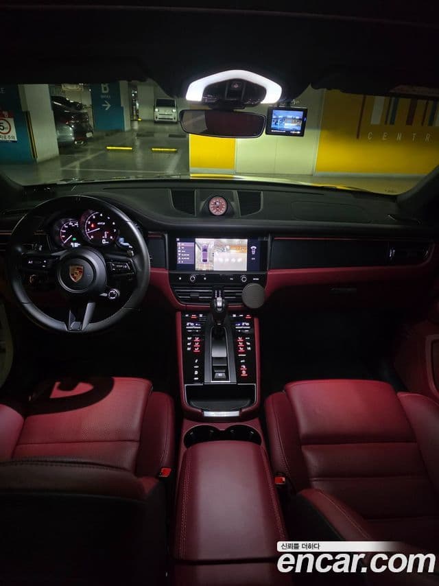 Porsche Macan 95B, 2023 7