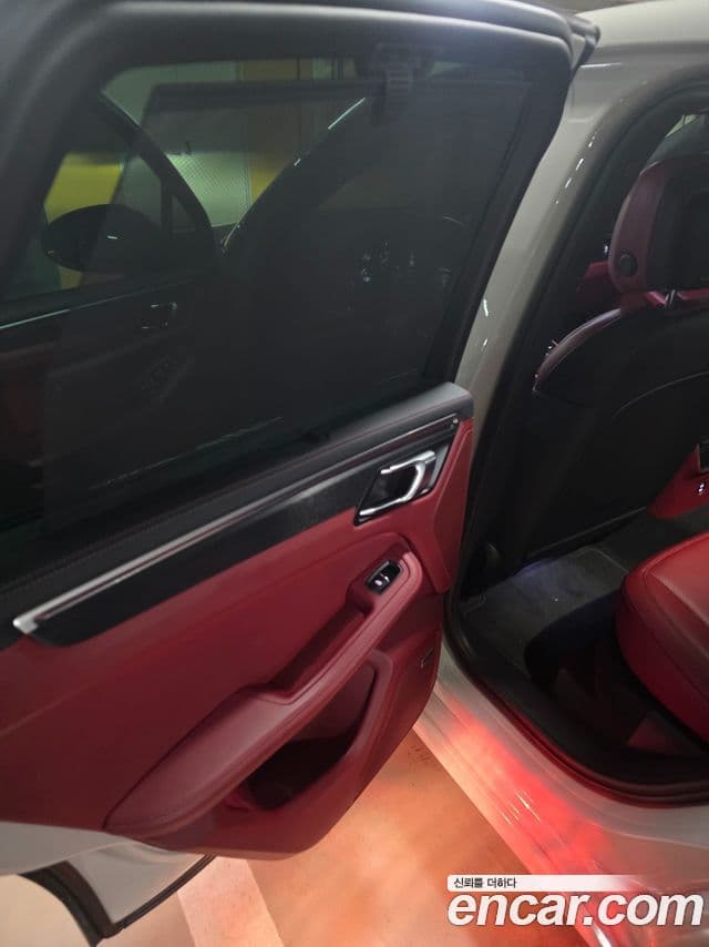 Porsche Macan 95B, 2023 8