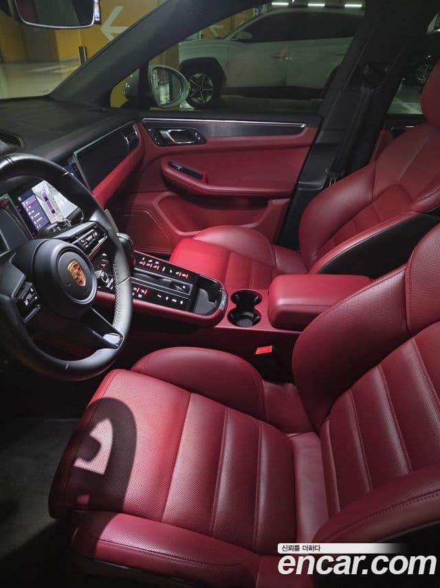 Porsche Macan 95B, 2023 9