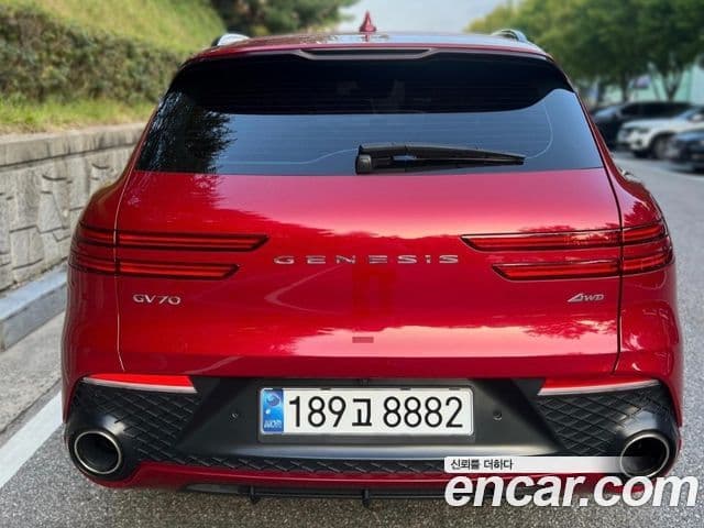 Genesis GV70, 2021 4