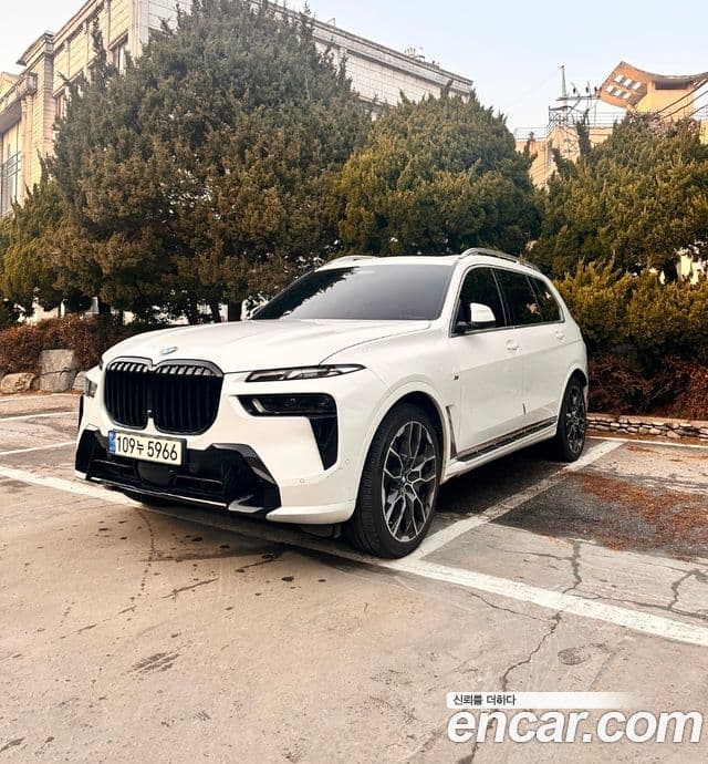 BMW X7 (G07) xDrive 40i M Sport 6인승, 2024 1