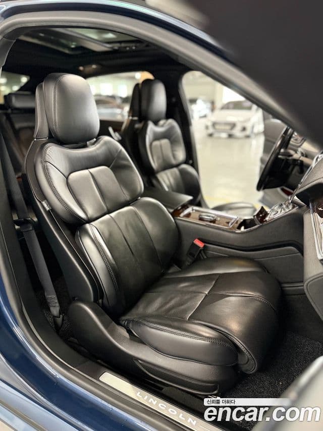 Lincoln Continental 10세대, 2019 15