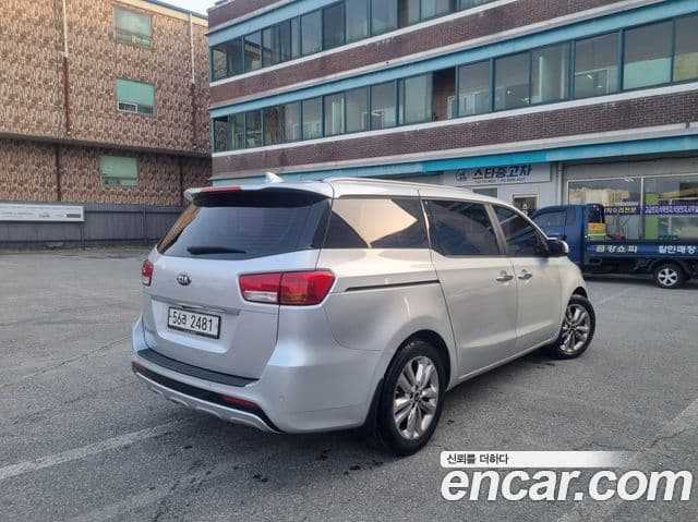Kia All New Carnival Prestige, 2015 3