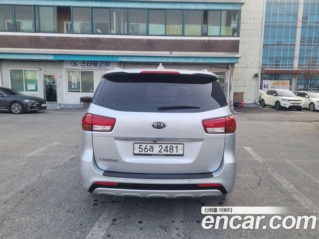 Kia All New Carnival Prestige, 2015 4