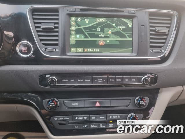 Kia All New Carnival Prestige, 2015 6