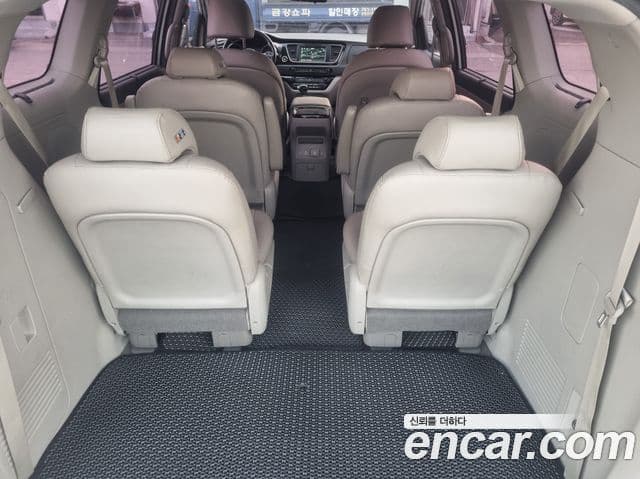 Kia All New Carnival Prestige, 2015 9