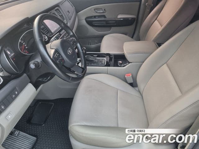 Kia All New Carnival Prestige, 2015 10