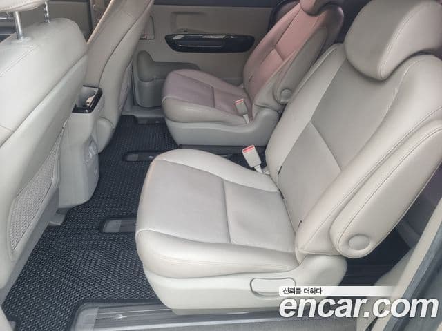 Kia All New Carnival Prestige, 2015 11