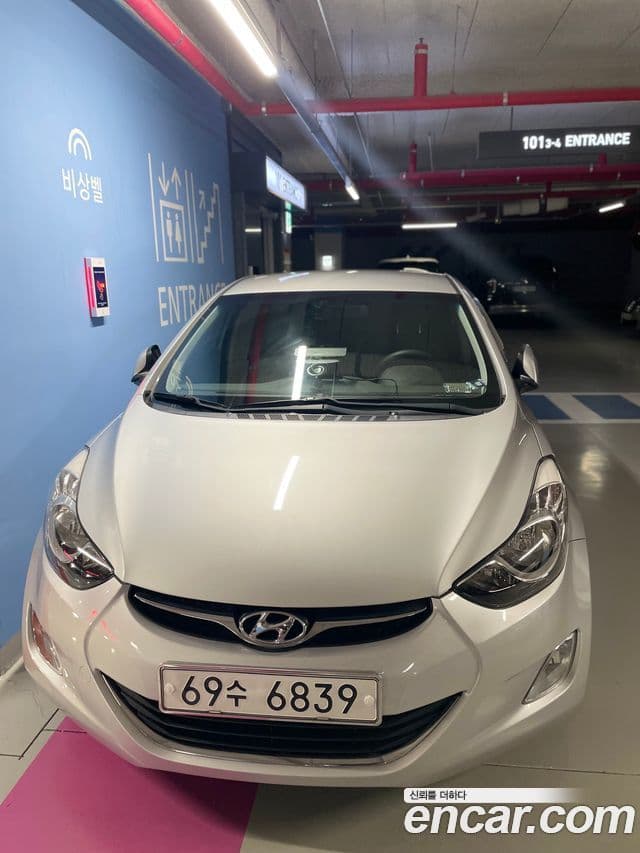Hyundai Avante MD Luxury, 2012 1