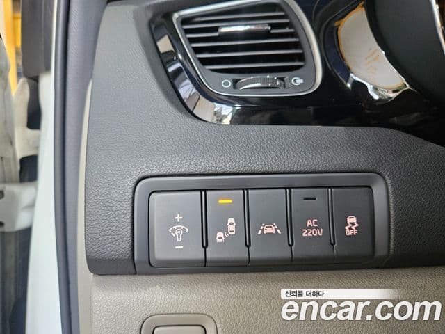 Kia All New Carnival Noblesse, 2016 10