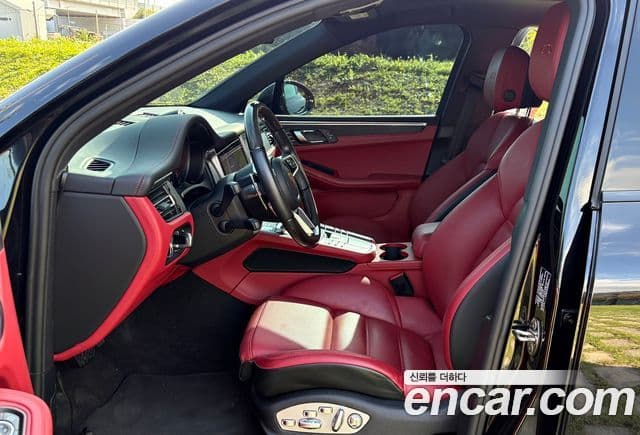 Porsche Macan 95B, 2020 11