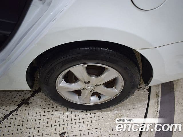 Hyundai Accent(новый кузов / новое поколение) Premier, 2012 6