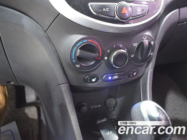 Hyundai Accent(новый кузов / новое поколение) Premier, 2012 14