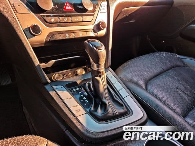 Hyundai Avante AD 1.6 GDI Value Plus, 2017 11