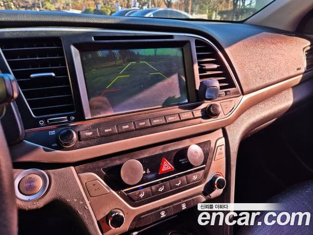 Hyundai Avante AD 1.6 GDI Value Plus, 2017 16