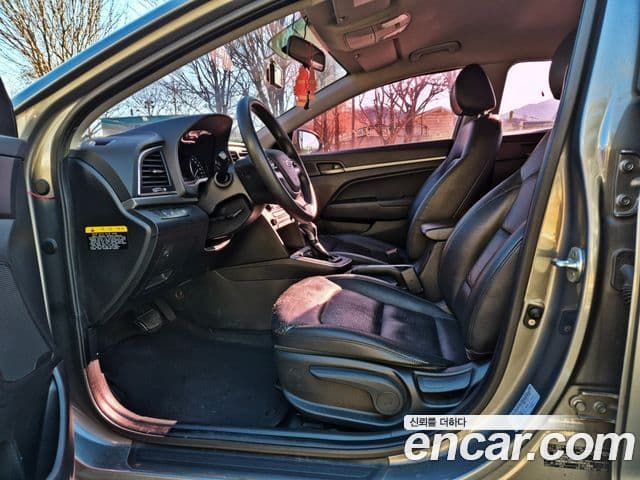 Hyundai Avante AD 1.6 GDI Value Plus, 2017 19