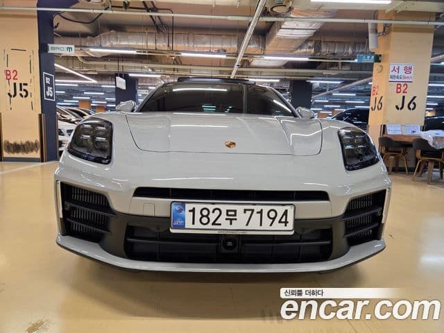 Porsche Panamera (976), 2025 3