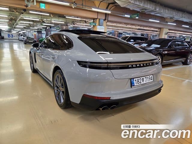 Porsche Panamera (976), 2025 4