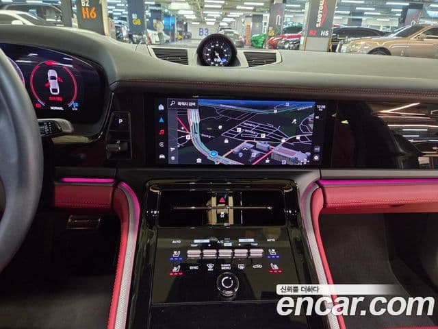 Porsche Panamera (976), 2025 9