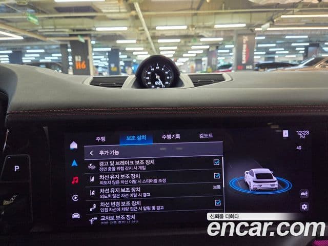 Porsche Panamera (976), 2025 11