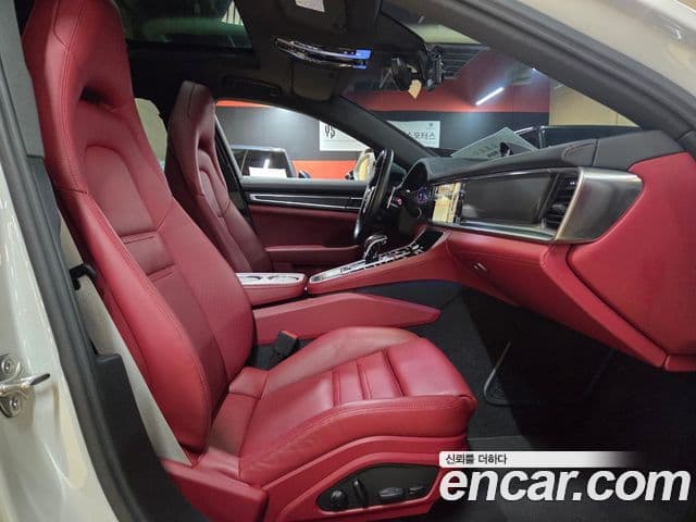 Porsche Panamera (976), 2025 14