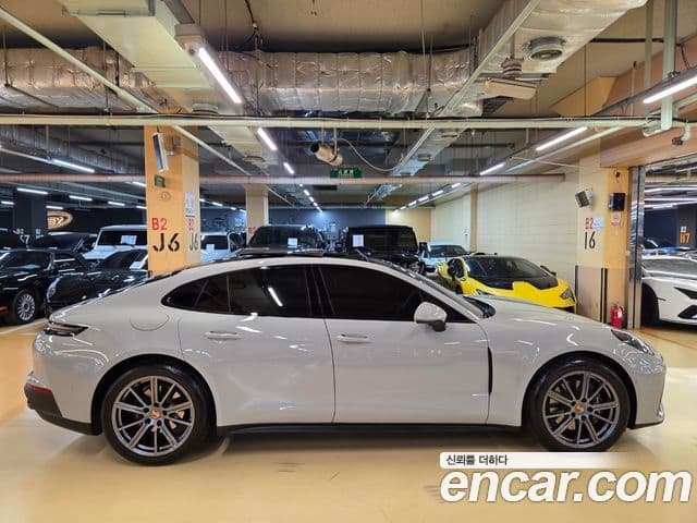 Porsche Panamera (976), 2025 19