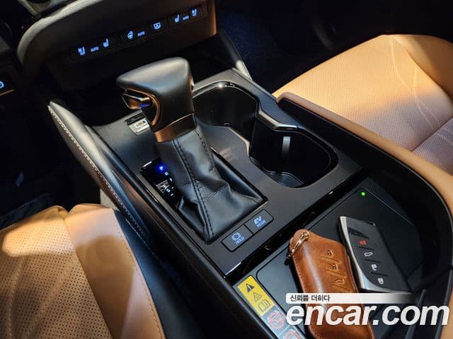 Lexus ES300h 7세대 Executive, 2024 8