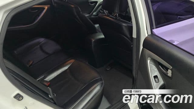 Hyundai Avante MD M16 GDI Deluxe, 2012 9