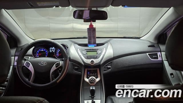 Hyundai Avante MD M16 GDI Deluxe, 2012 11