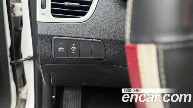 Hyundai Avante MD M16 GDI Deluxe, 2012 16