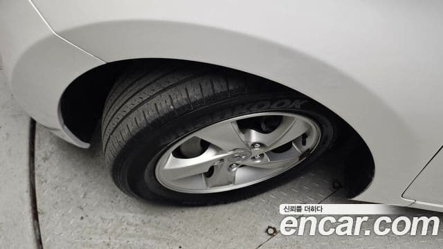 Hyundai Avante MD M16 GDI Deluxe, 2012 19