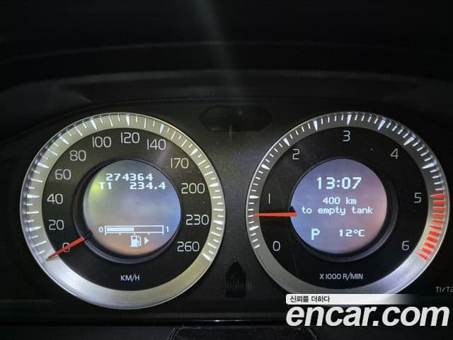 Volvo XC70 3세대, 2011 8