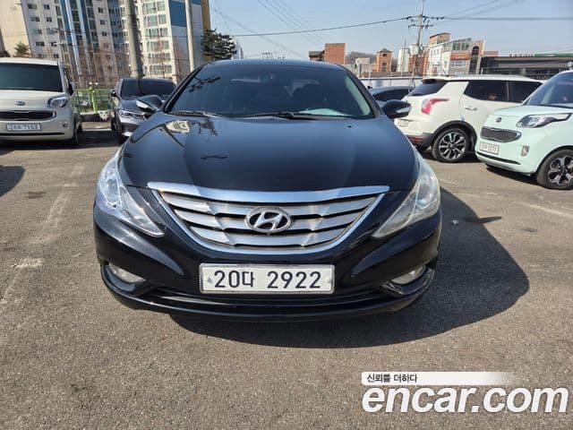 Hyundai YF Sonata Premier, 2011 1