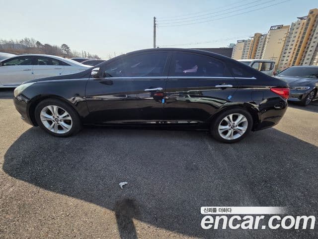 Hyundai YF Sonata Premier, 2011 3