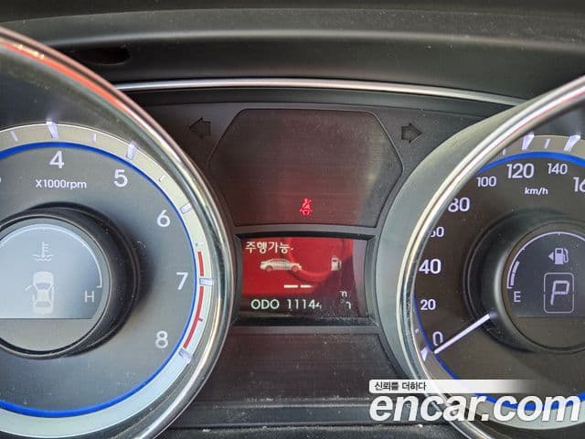 Hyundai YF Sonata Premier, 2011 7