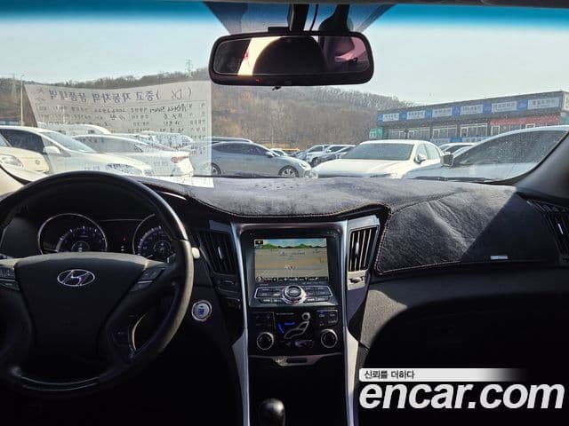 Hyundai YF Sonata Premier, 2011 13