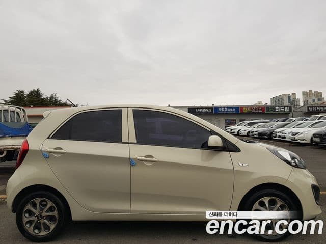 Kia All New Morning Deluxe, 2012 4