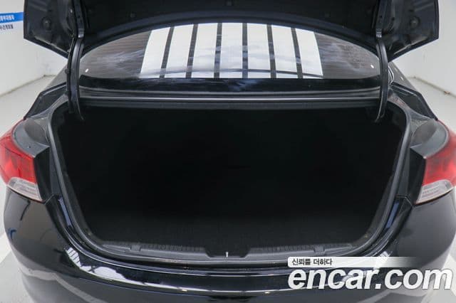 Hyundai Avante MD M16 GDI Deluxe, 2012 16