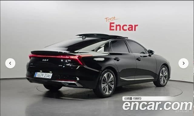 Kia K8 гибрид Signature, 2023 3