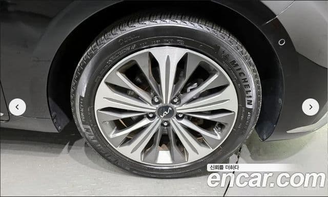 Kia K8 гибрид Signature, 2023 17