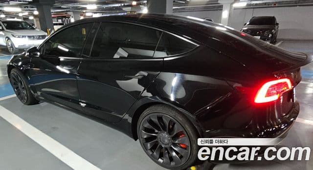 Tesla модель 3 performance, 2022 2