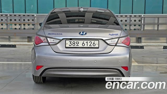 Hyundai Sonata гибрид 2.4(экспортная версия), 2013 4