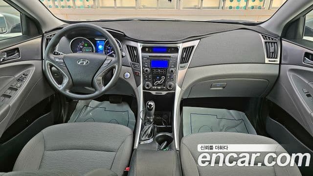 Hyundai Sonata гибрид 2.4(экспортная версия), 2013 7