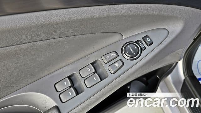 Hyundai Sonata гибрид 2.4(экспортная версия), 2013 15