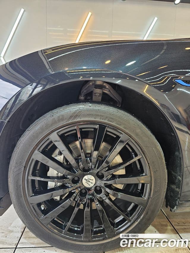 Maserati 기블리 3세대, 2022 все фото