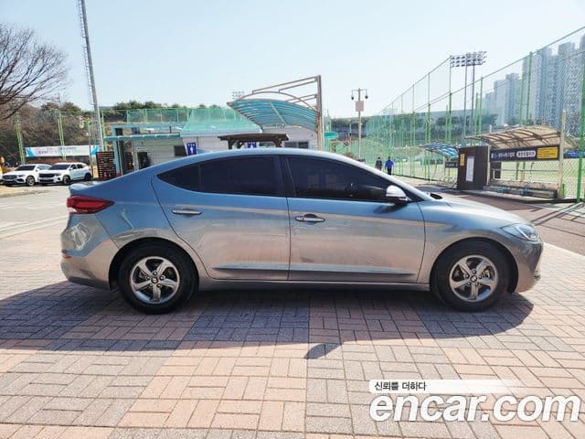 Hyundai Avante AD 1.6 GDI Smart, 2016 4