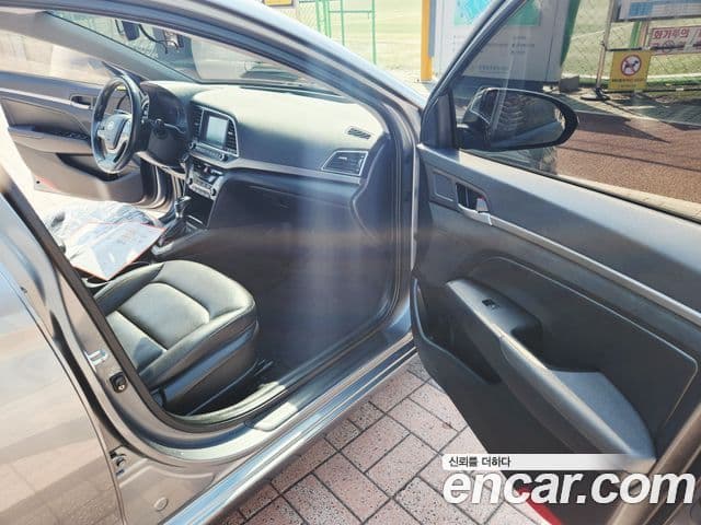 Hyundai Avante AD 1.6 GDI Smart, 2016 18