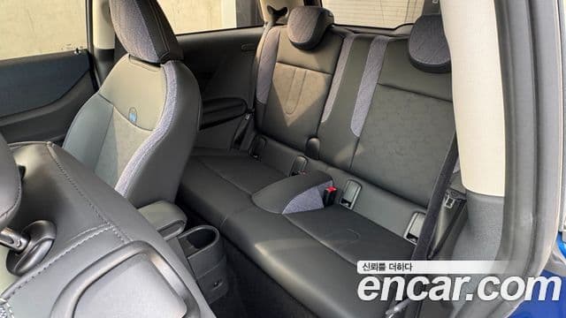 Mini Cooper C 4세대 Classic, 2025 11