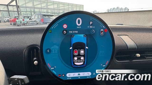 Mini Cooper C 4세대 Classic, 2025 15